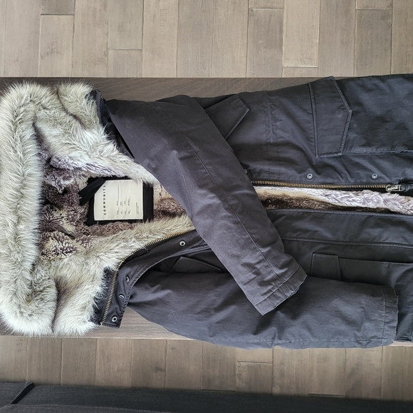 Aritzia Community Down Filled Coat - Picture 9 of 15